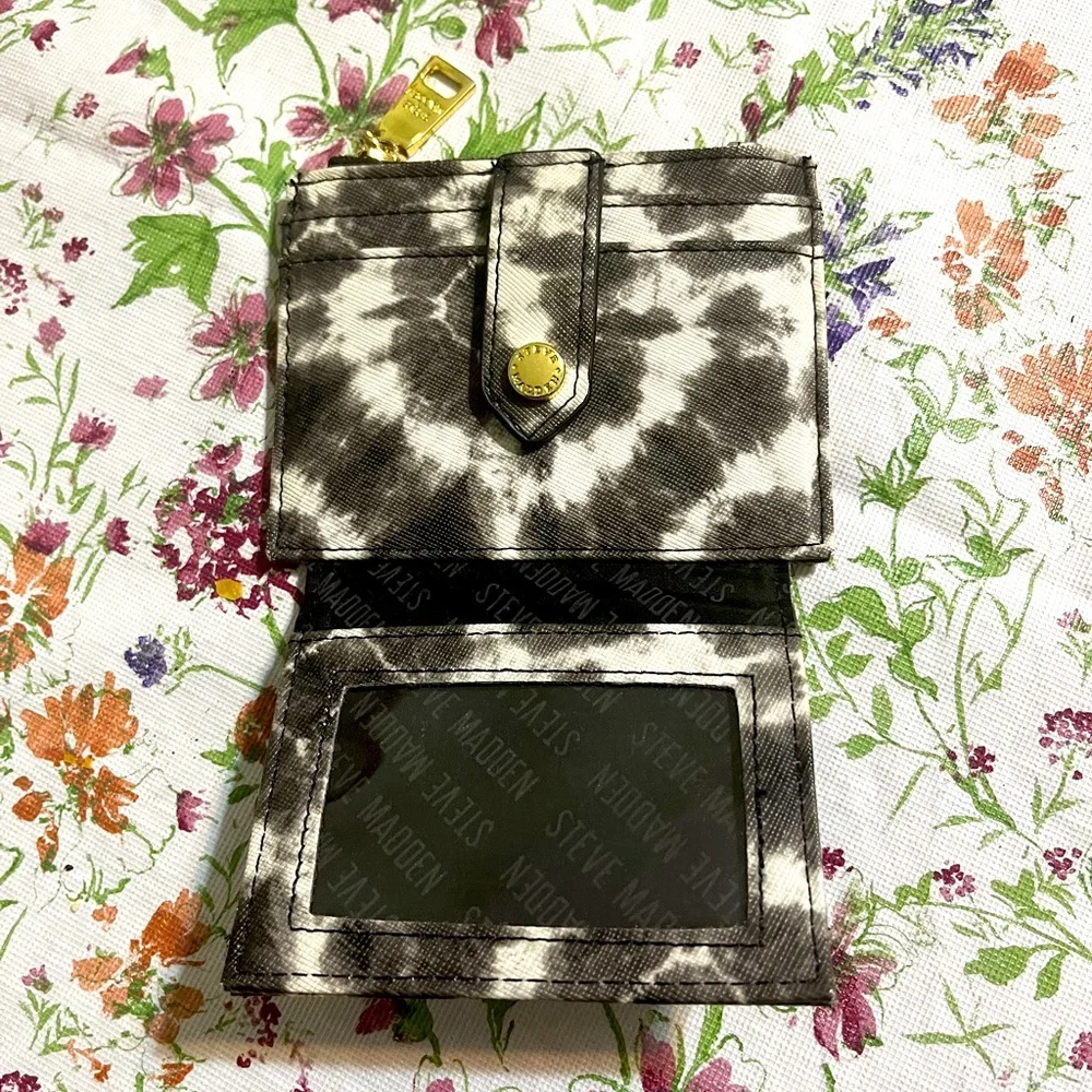 Small wallet - Picture 1 of 5